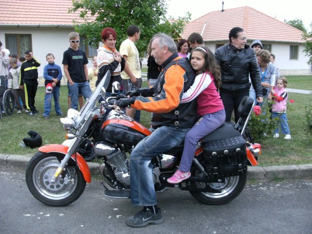 Motorozás a Zempléni Farkasokkal